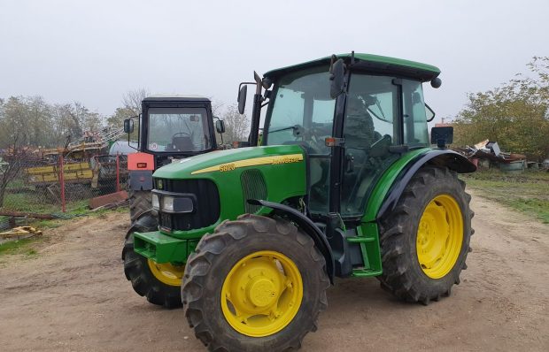 LT0000434, Loan for a John Deere tractor and a loader