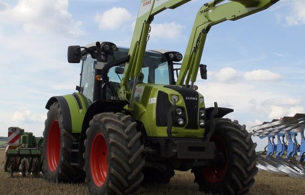 LT0000140, Equipment loan for a new tractor with the National Paying Agency support