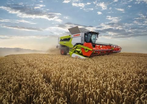 LT0000170, Equipment loan for a new combine harvester CLAAS LEXION 6800