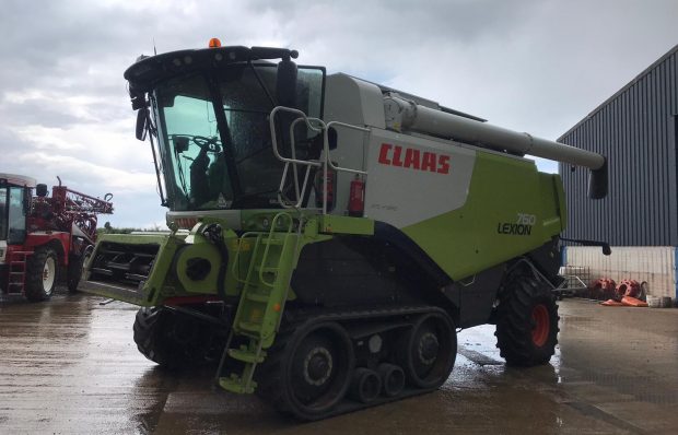 LT0000139, Equipment loan for a combine harvester Claas Lexion 760TT