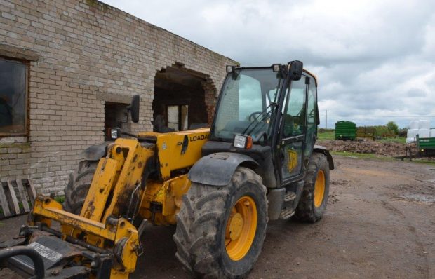 LT0000134, Loan for 10 ha agricultural land and a telescopic loader