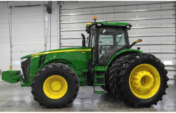 LT0000255, Equipment loan for a tractor John Deere 8310R